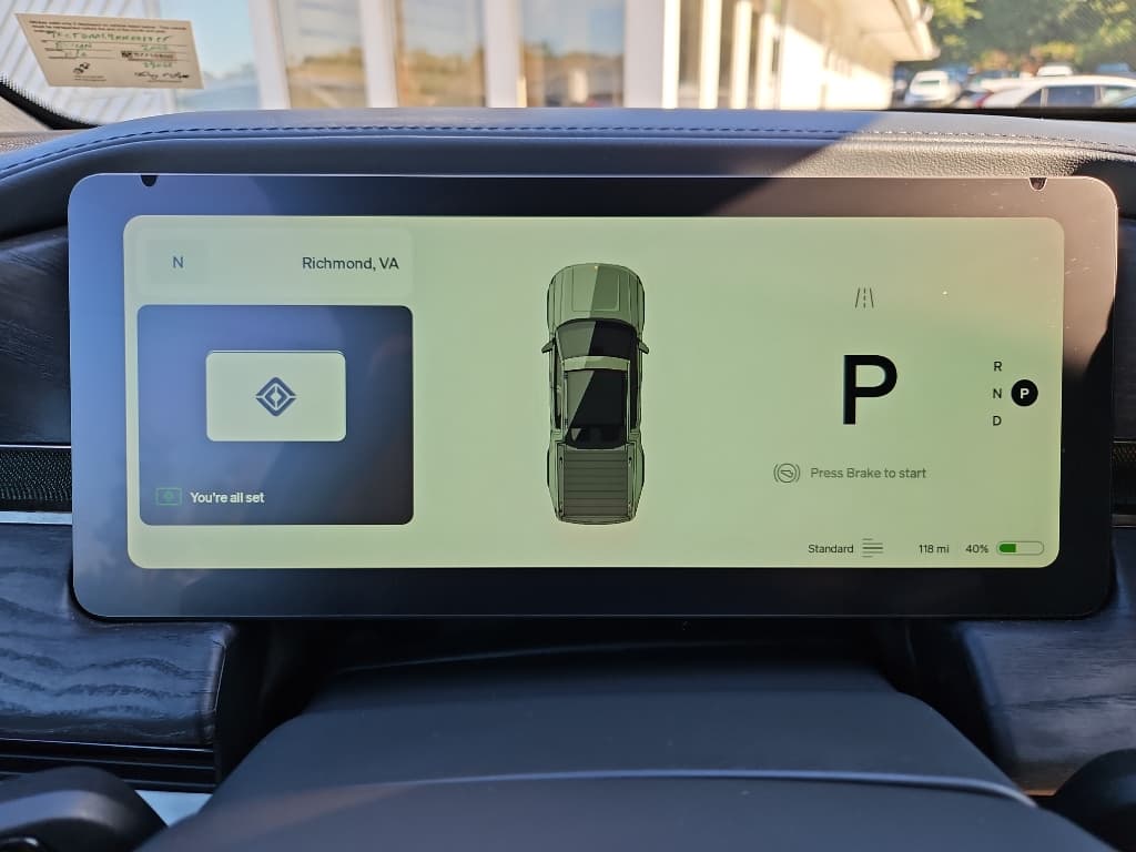 2022 Rivian R1T view 9