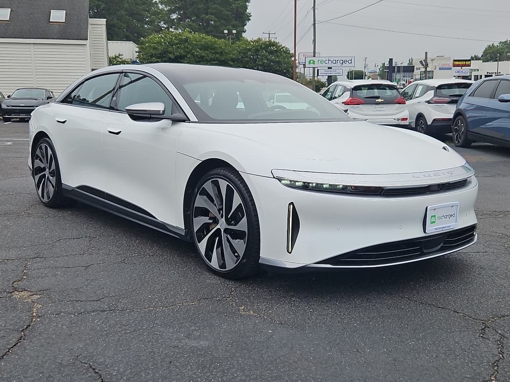 2022 Lucid Air view 4