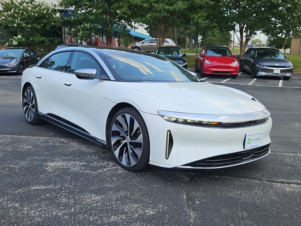2022 Lucid Air view 4