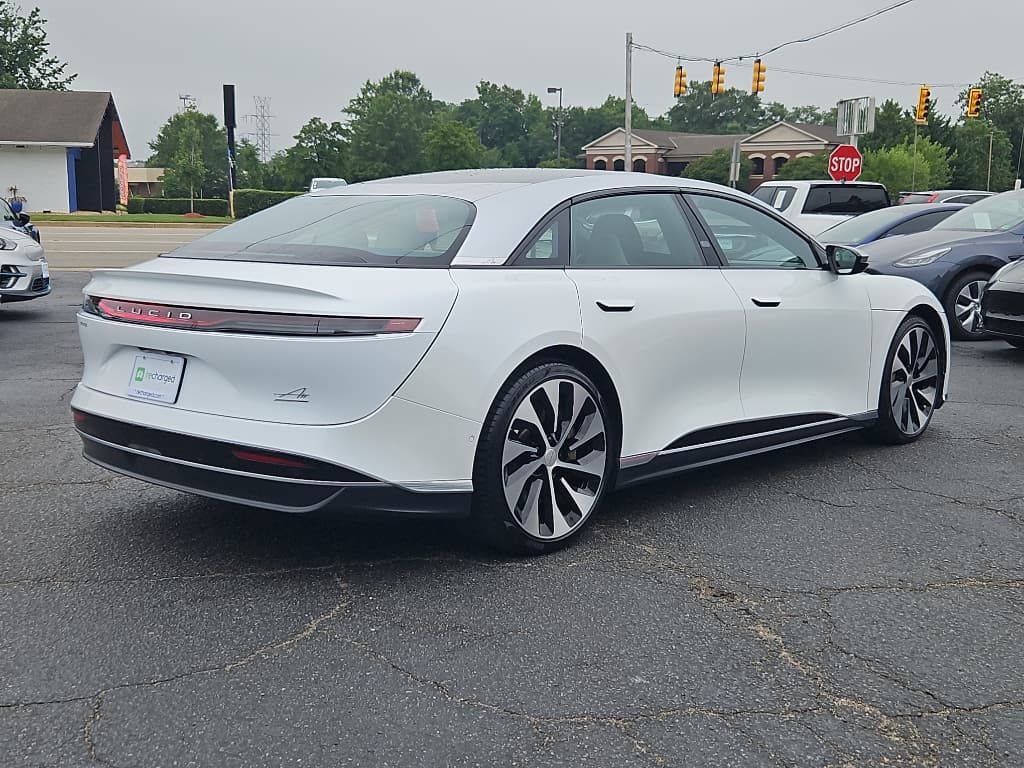 2022 Lucid Air view 3