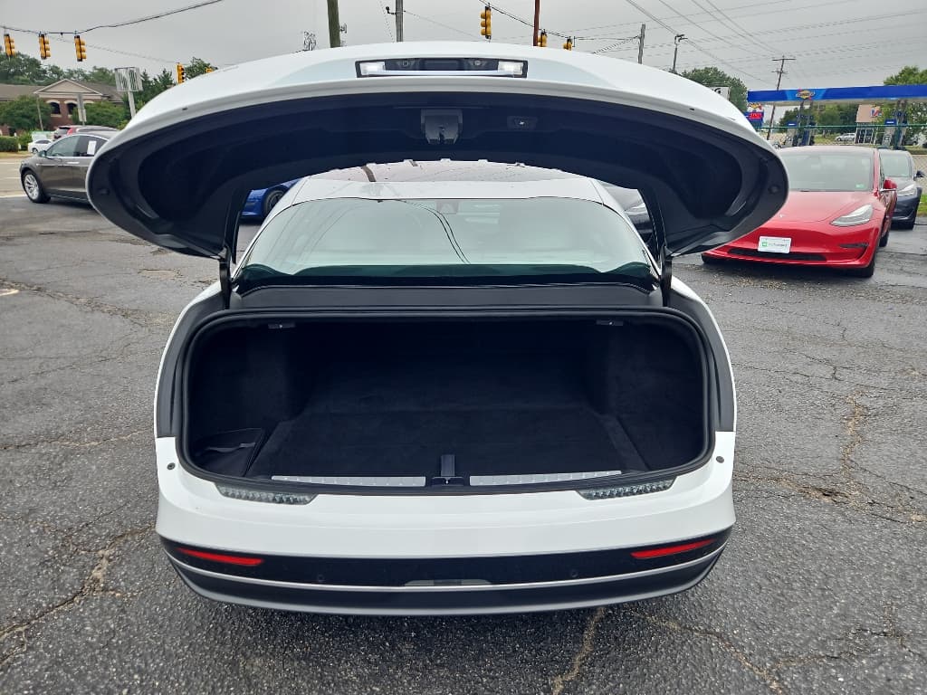 2022 Lucid Air view 25