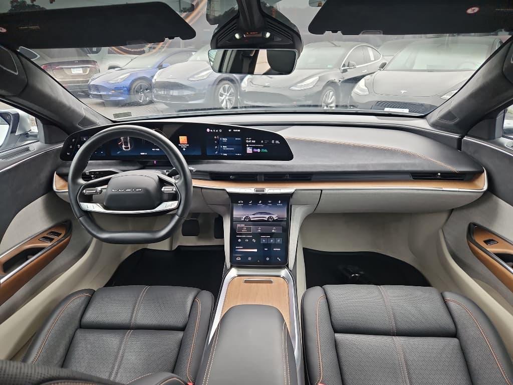 2022 Lucid Air view 18