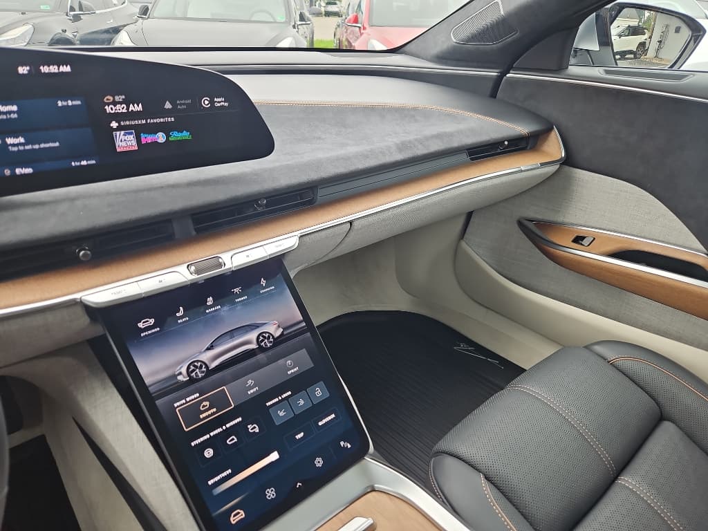 2022 Lucid Air view 20