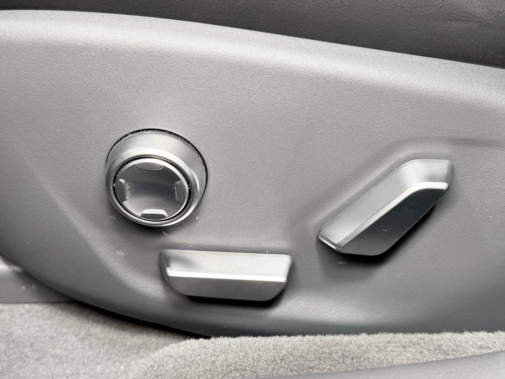 2024 Lucid Air view 7
