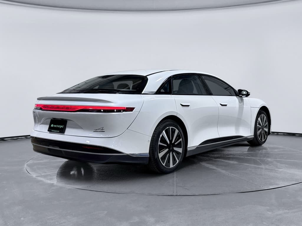 2024 Lucid Air view 3