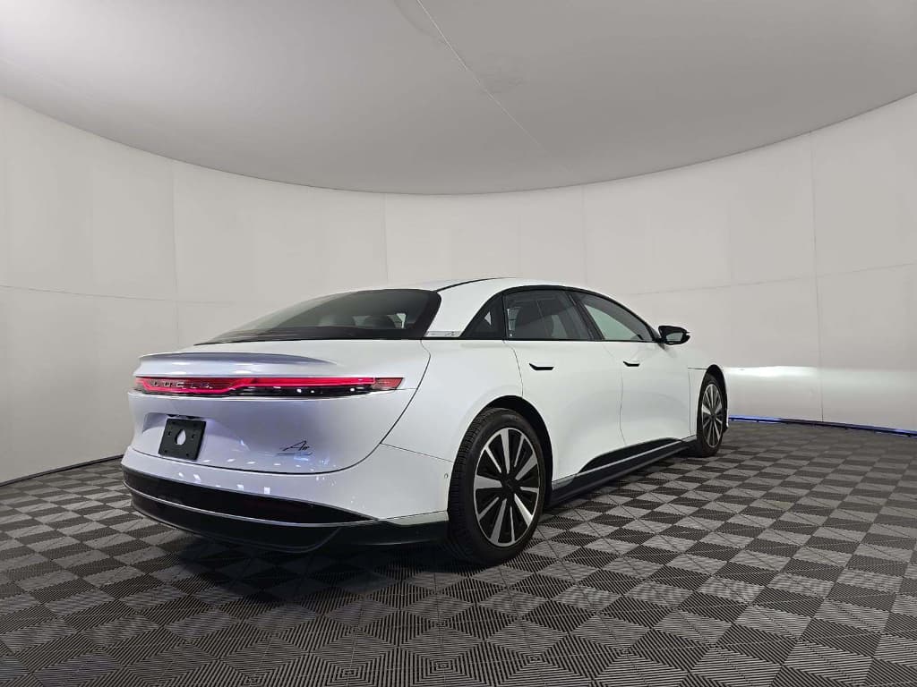 2024 Lucid Air view 4