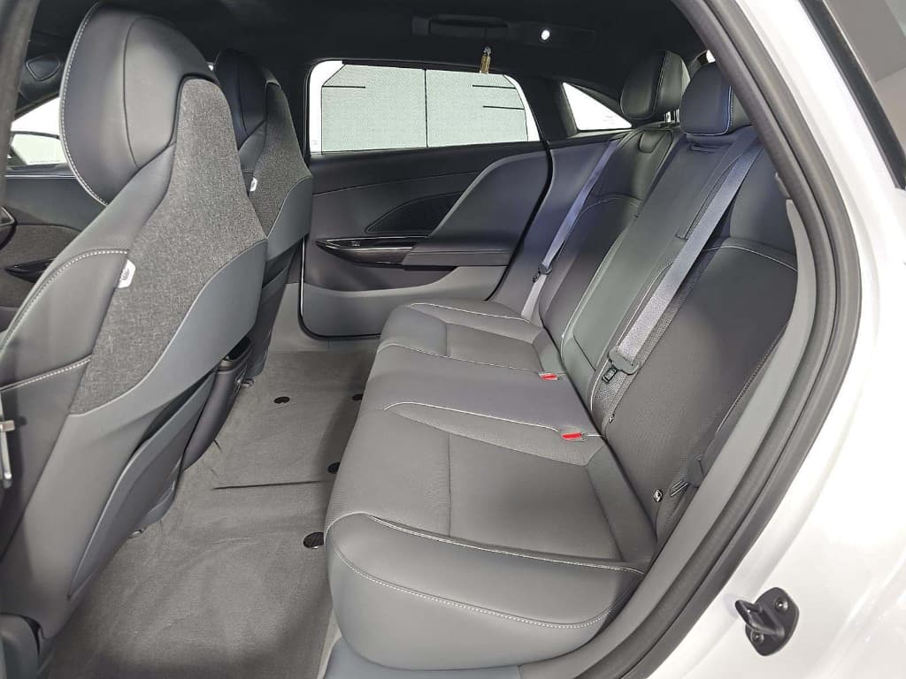 2024 Lucid Air view 6