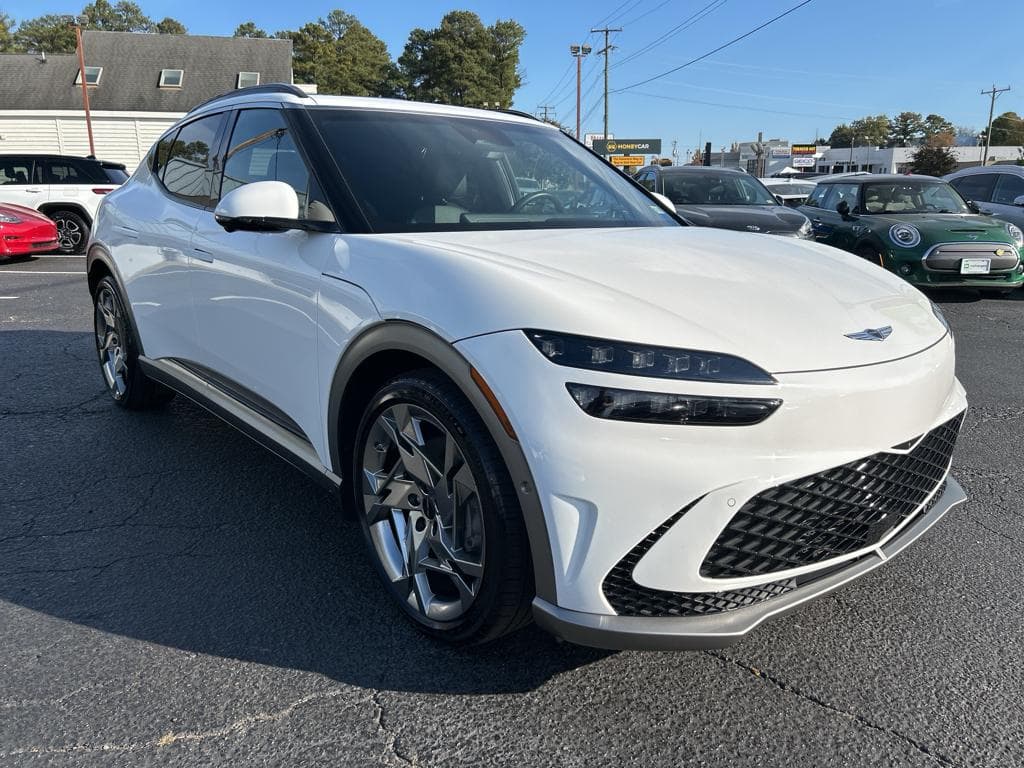 2023 Genesis GV60 view 4