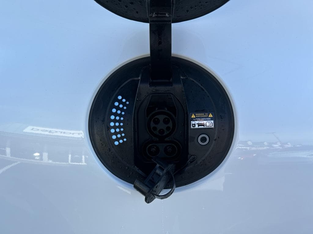 2023 Genesis GV60 view 5