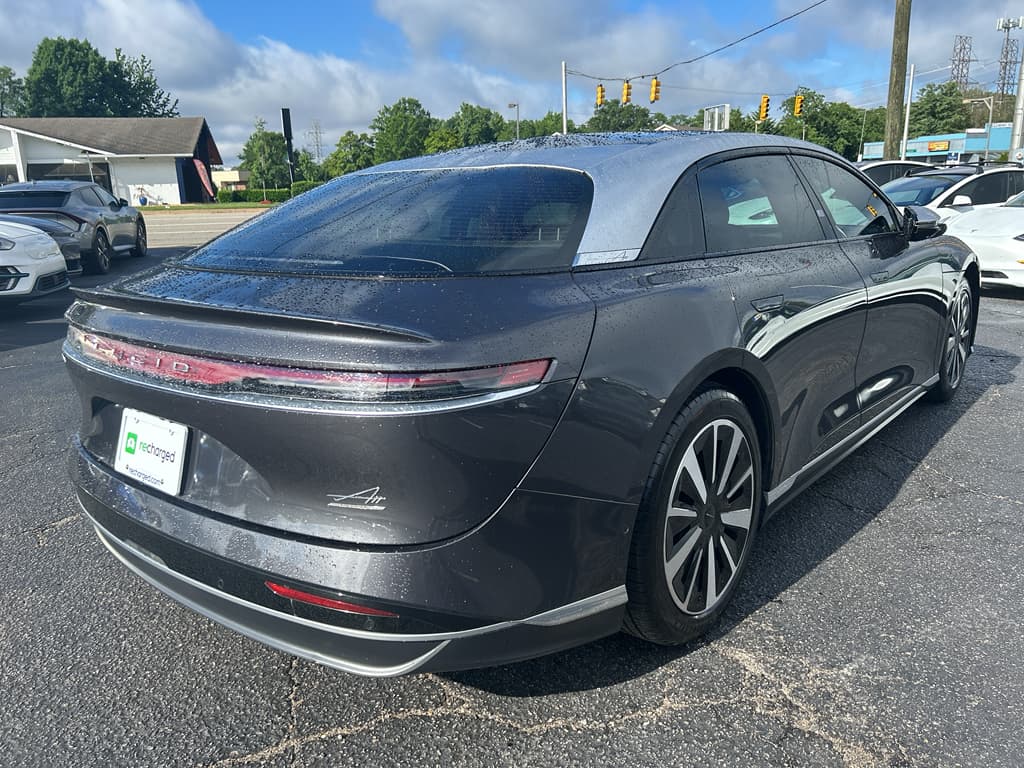 2022 Lucid Air view 3