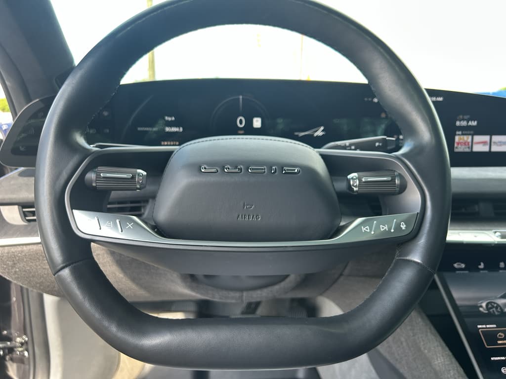2022 Lucid Air view 8