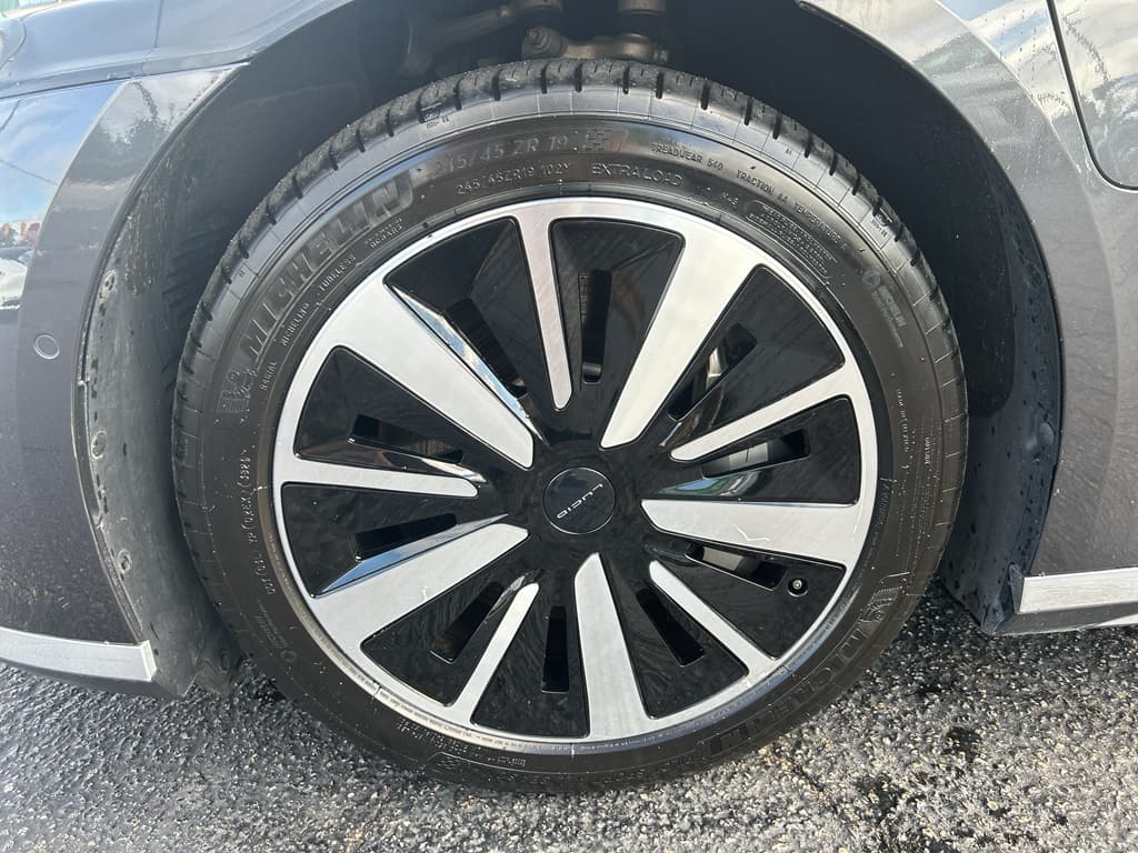 2022 Lucid Air view 32