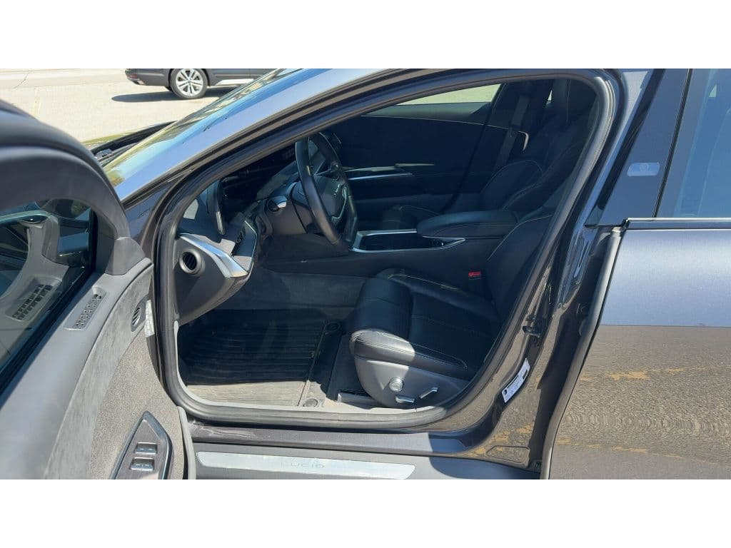 2022 Lucid Air view 3