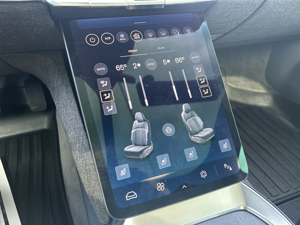 2022 Lucid Air view 19