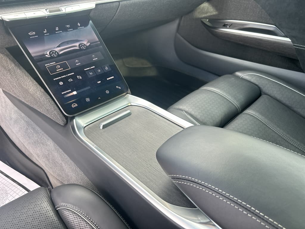 2022 Lucid Air view 22