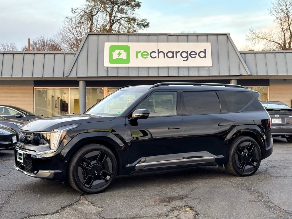 2025 Kia EV9 GT-Line's photo