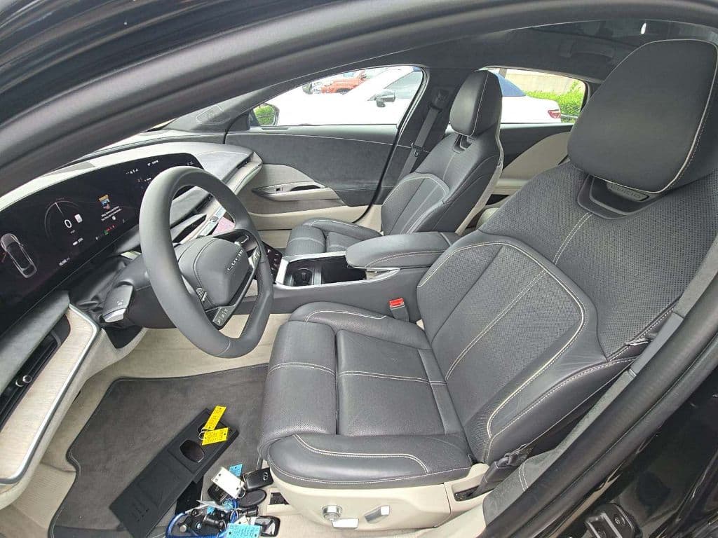 2022 Lucid Air view 5