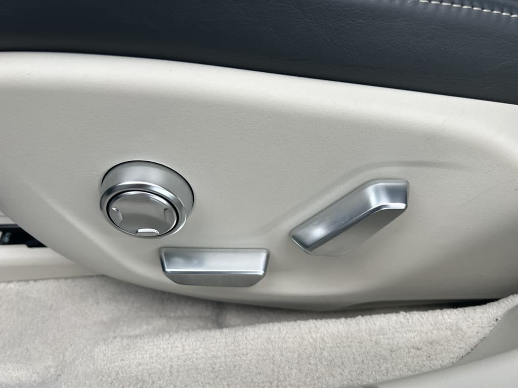 2022 Lucid Air view 7