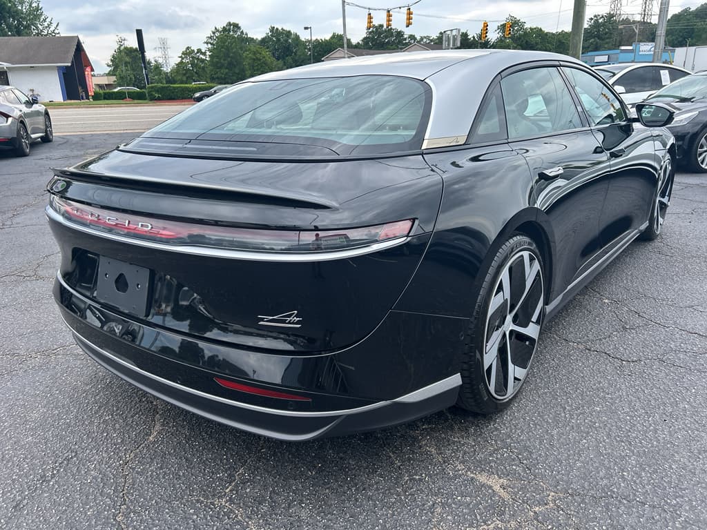 2022 Lucid Air view 3