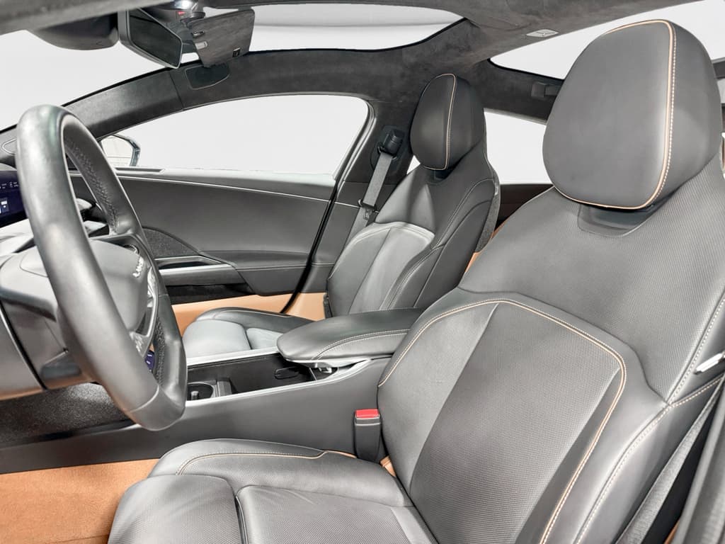 2023 Lucid Air view 18