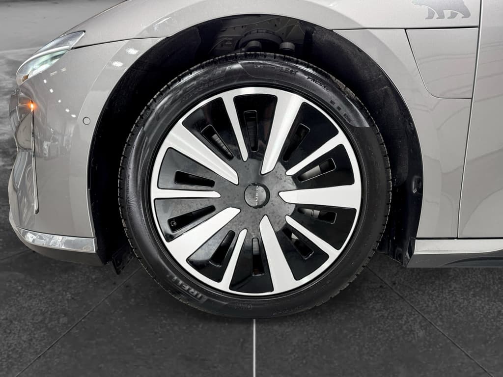 2023 Lucid Air view 31