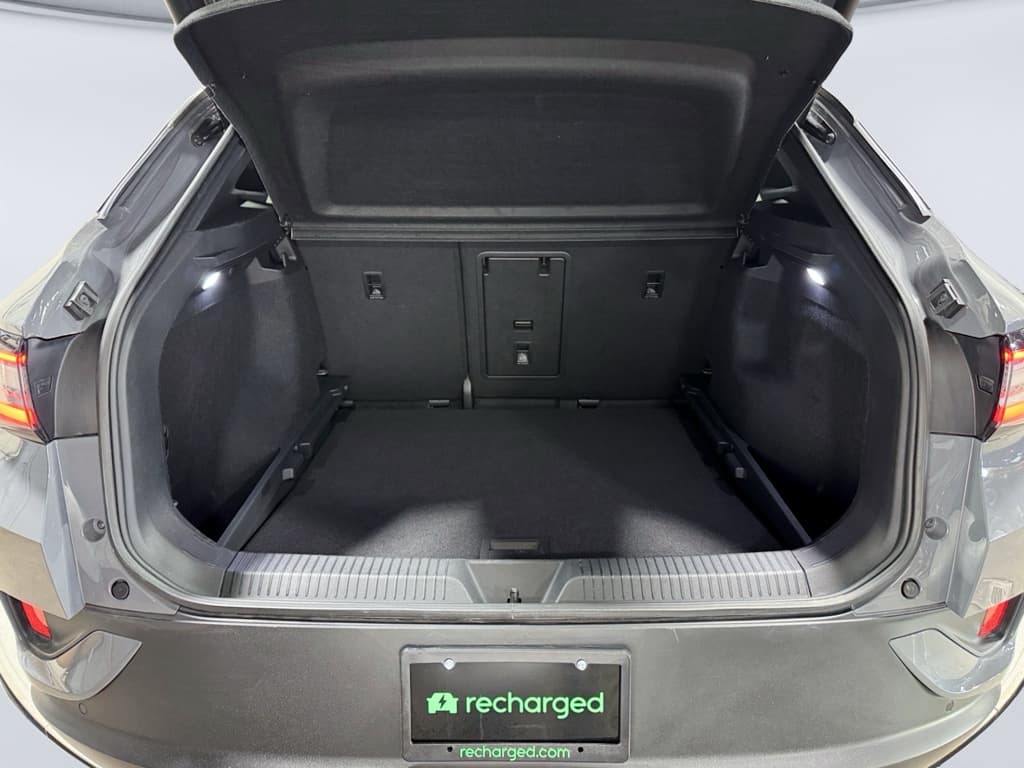 2023 Volkswagen ID.4 view 25