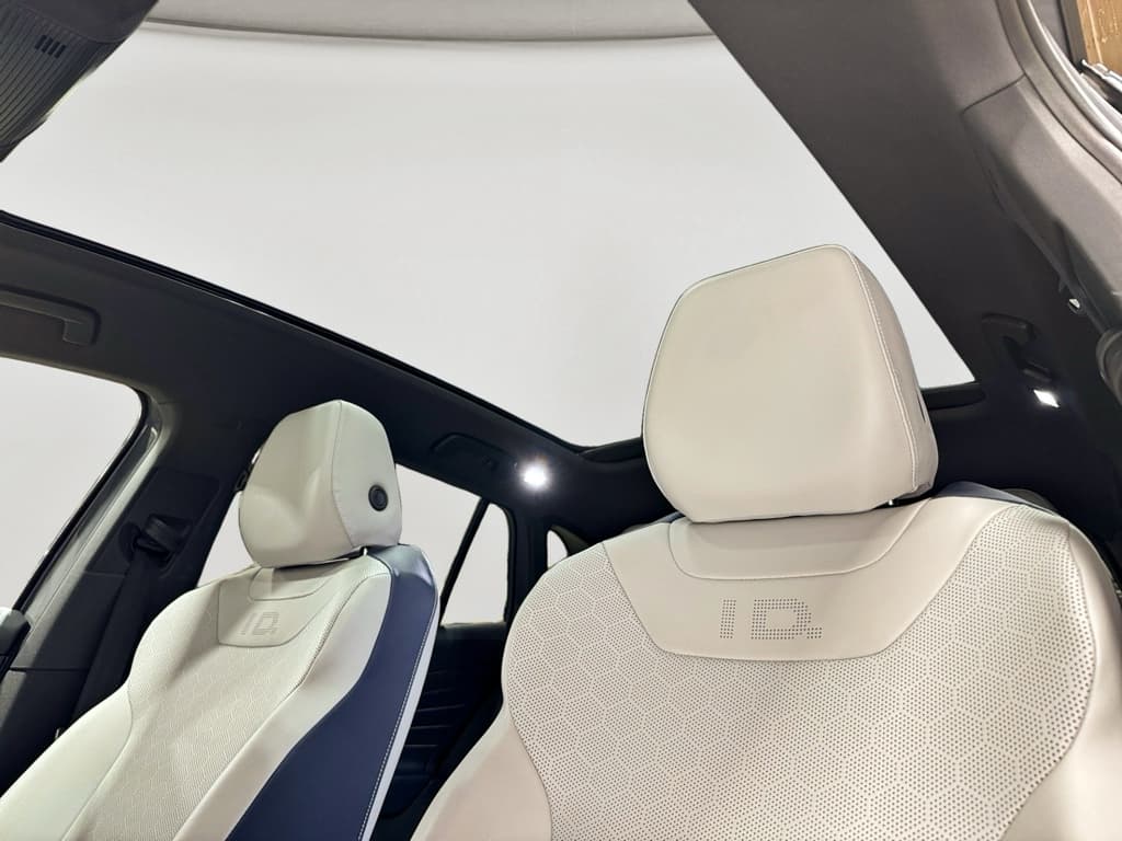 2023 Volkswagen ID.4 view 24