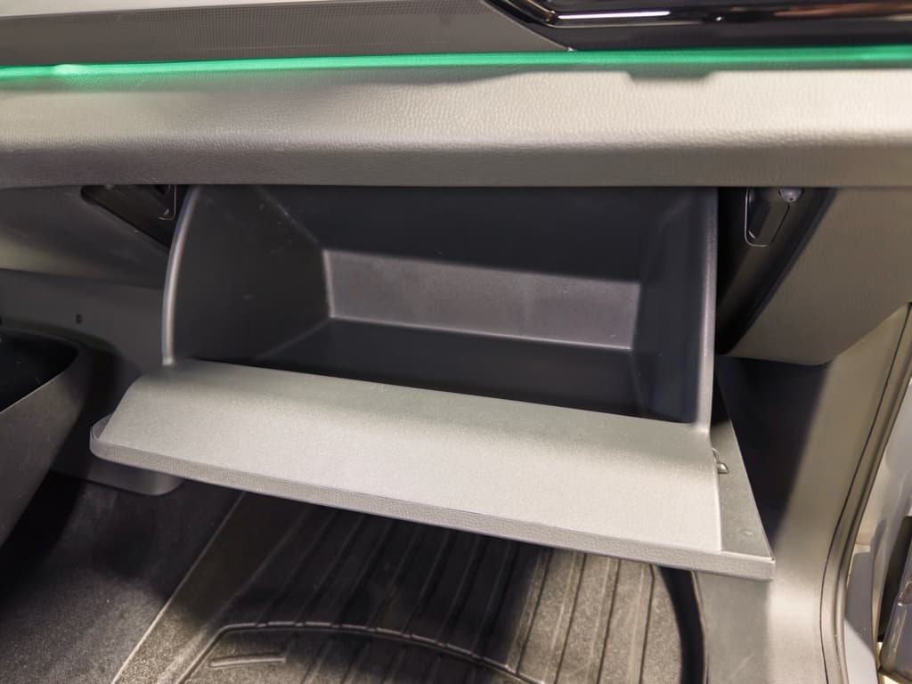 2023 Volkswagen ID.4 view 20