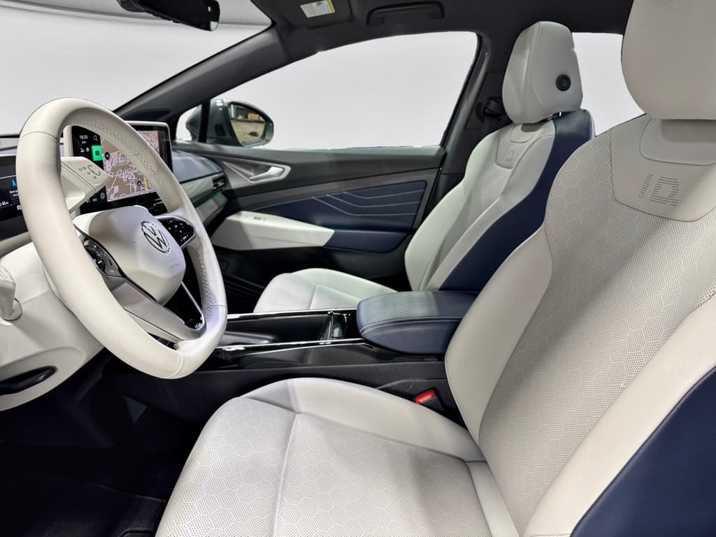 2023 Volkswagen ID.4 view 17