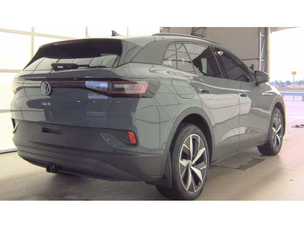 2024 Volkswagen ID.4 view 3