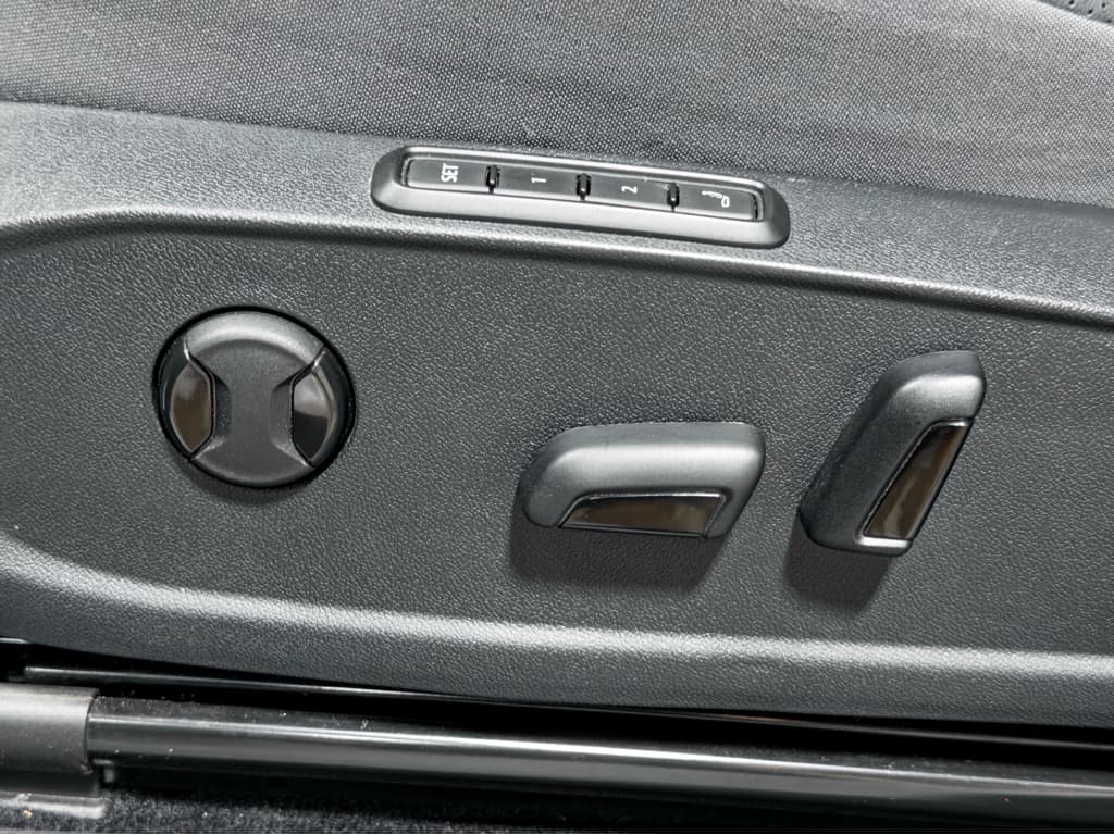 2024 Volkswagen ID.4 view 6