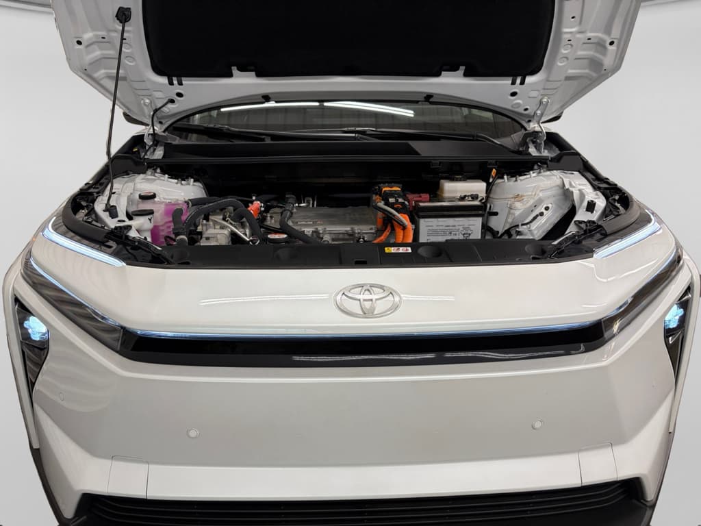 2026 Toyota bZ view 25