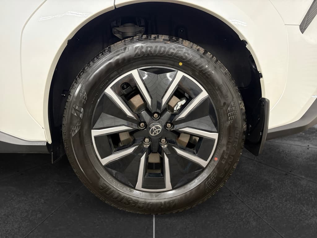 2026 Toyota bZ view 32