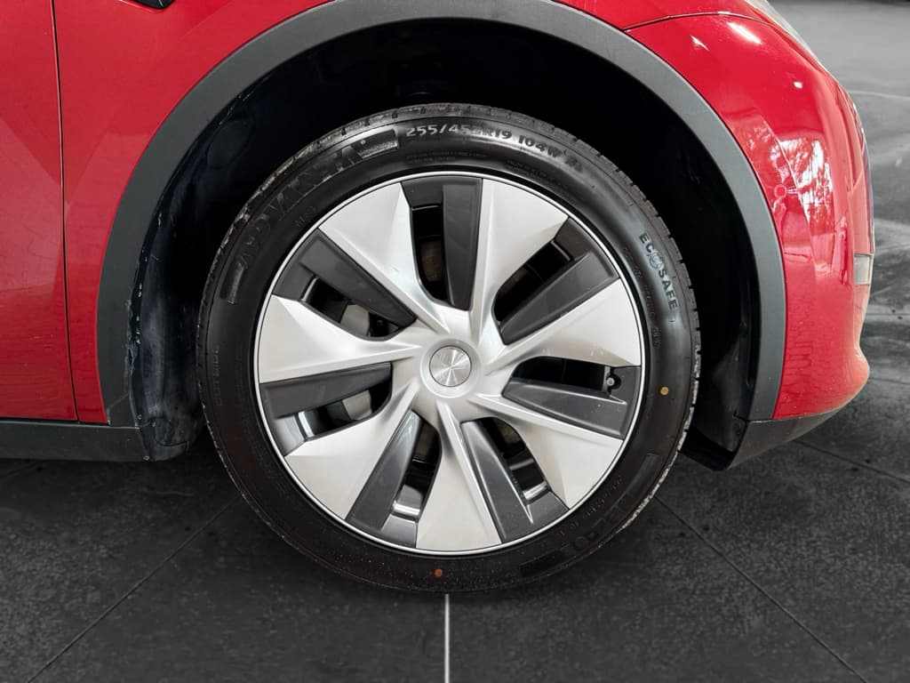2022 Tesla Model Y view 35