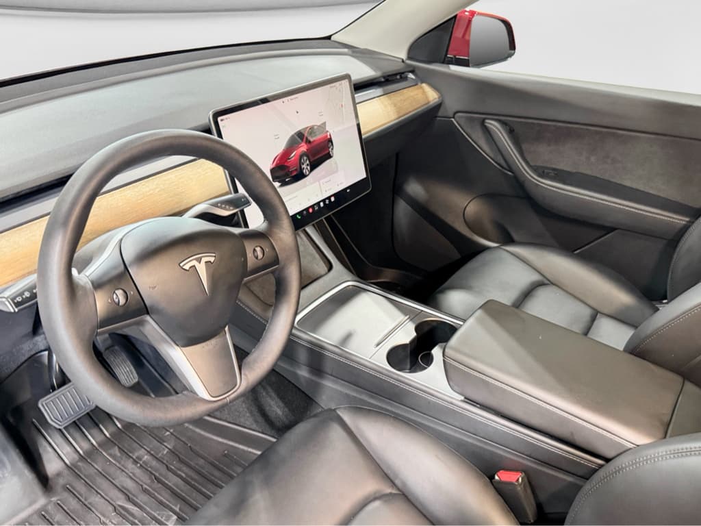 2022 Tesla Model Y view 16