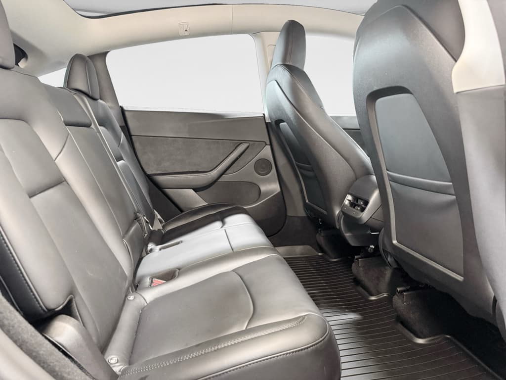 2022 Tesla Model Y view 20