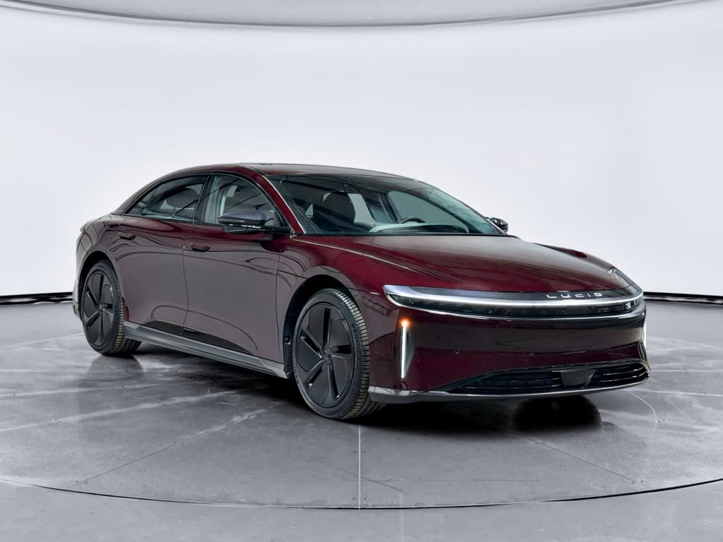 2025 Lucid Air view 4