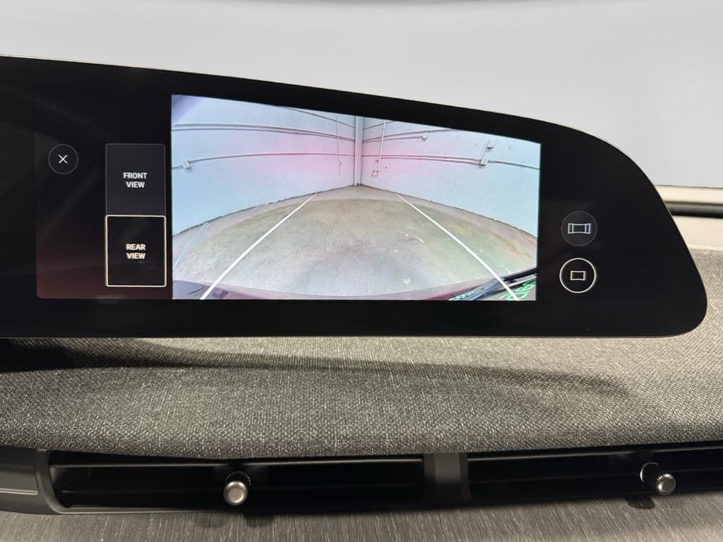 2025 Lucid Air view 12