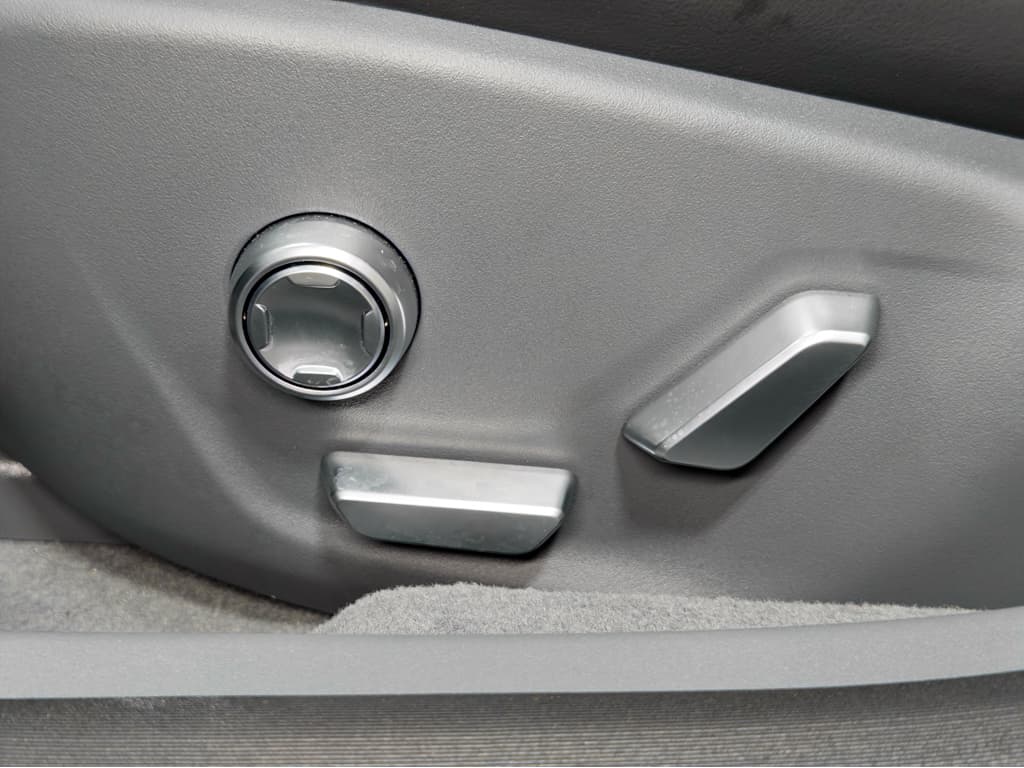 2025 Lucid Air view 6