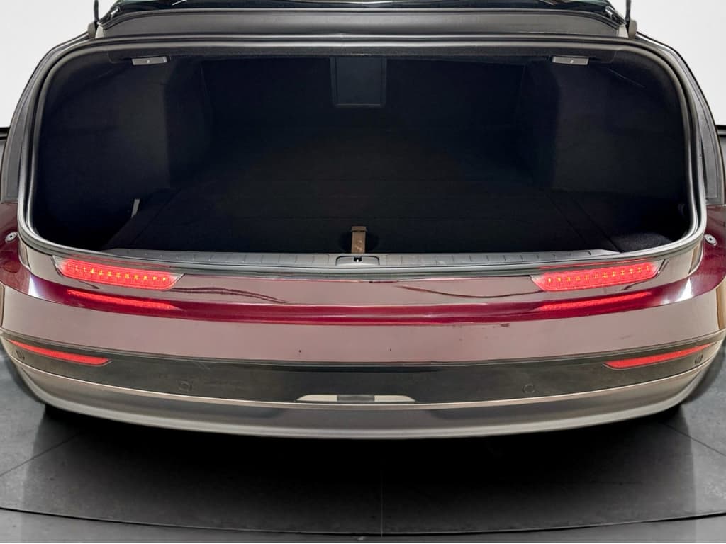 2025 Lucid Air view 28