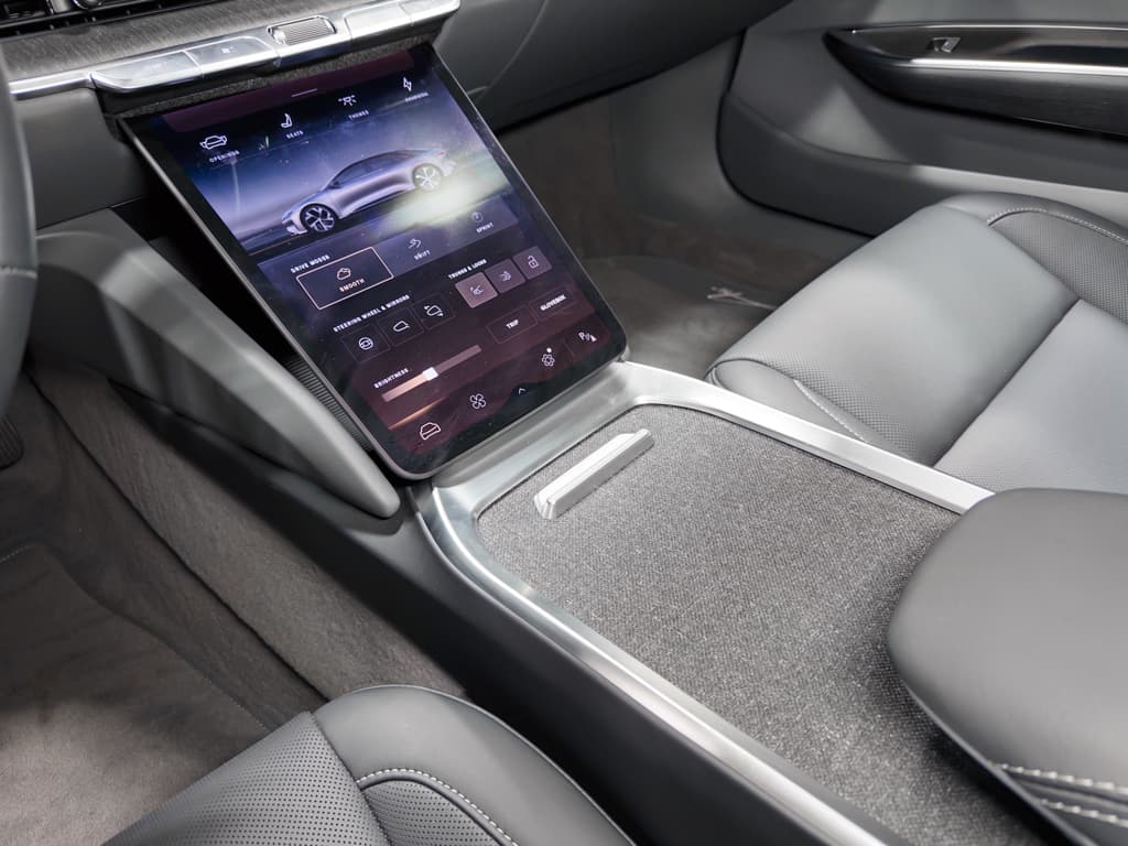 2025 Lucid Air view 20