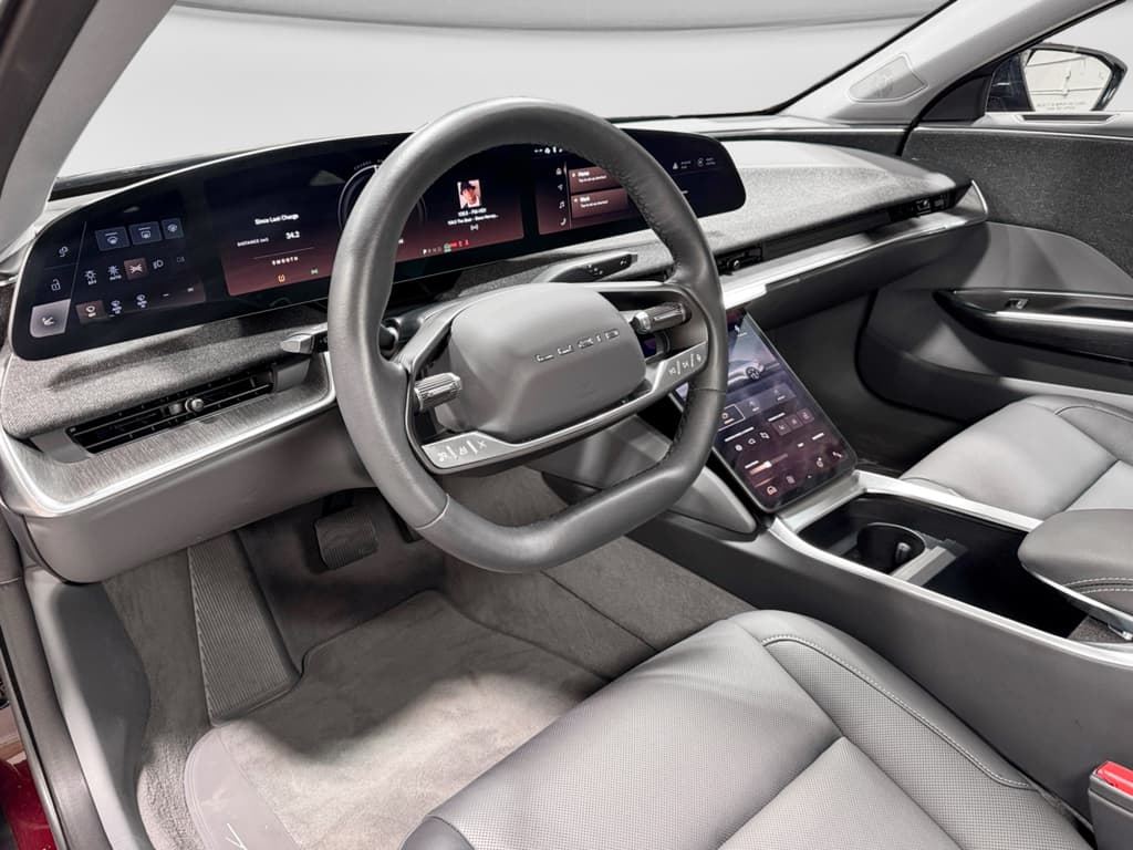 2025 Lucid Air view 19