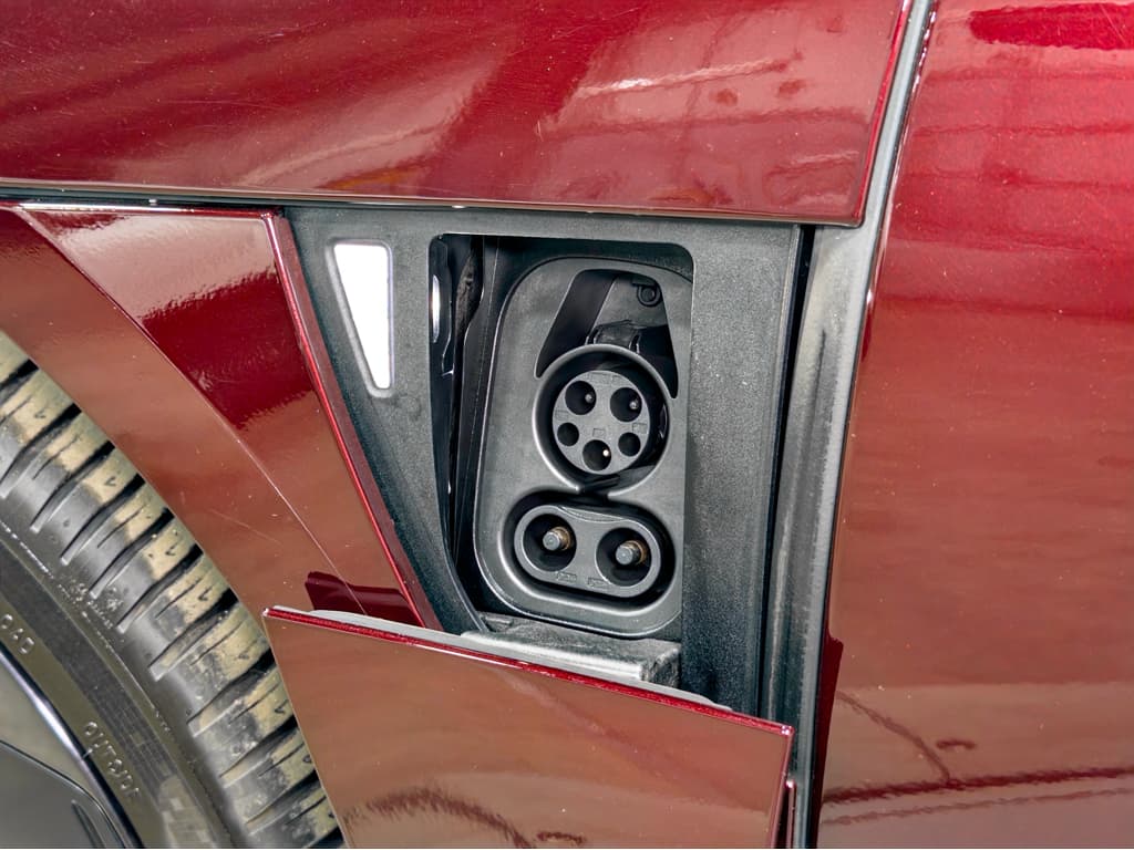 2025 Lucid Air view 5