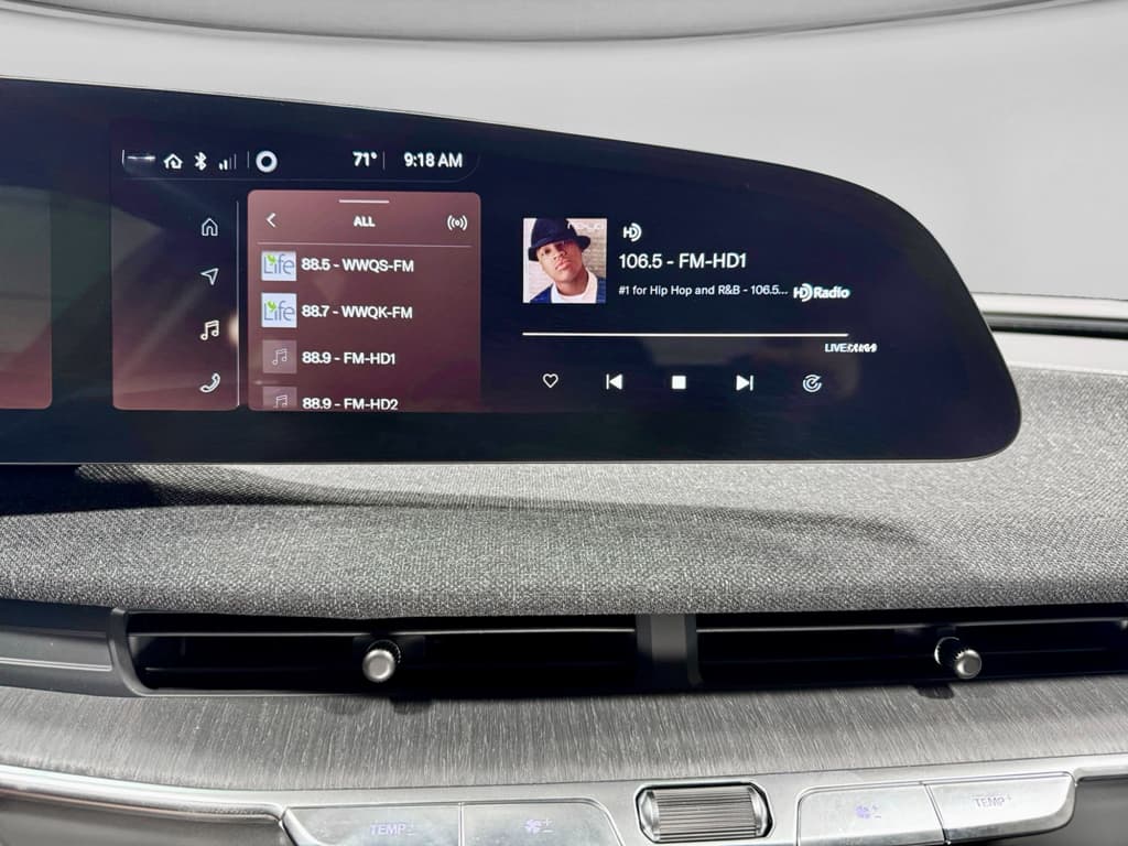 2025 Lucid Air view 11