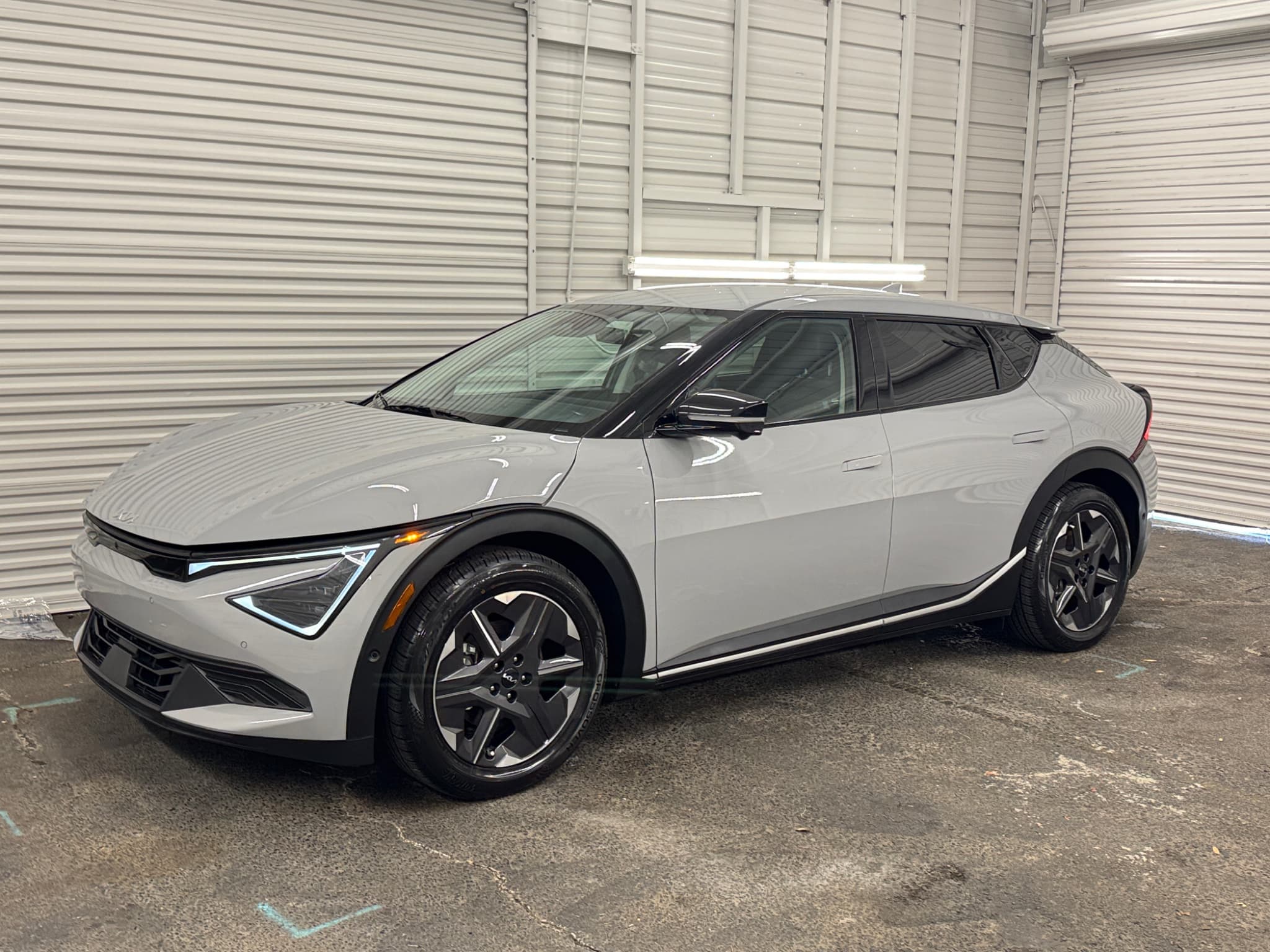 2025 Kia EV6 view 1
