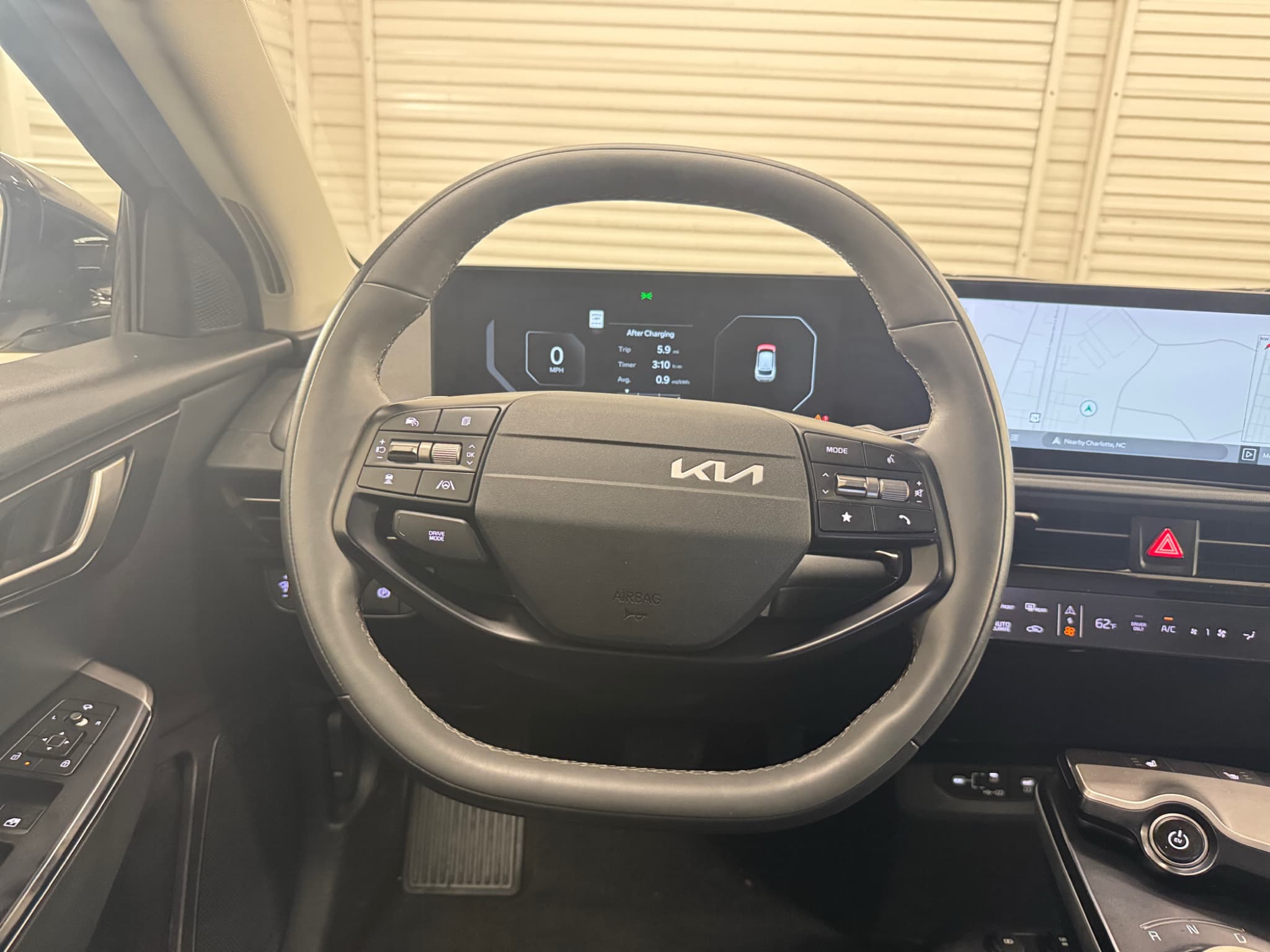 2025 Kia EV6 view 8