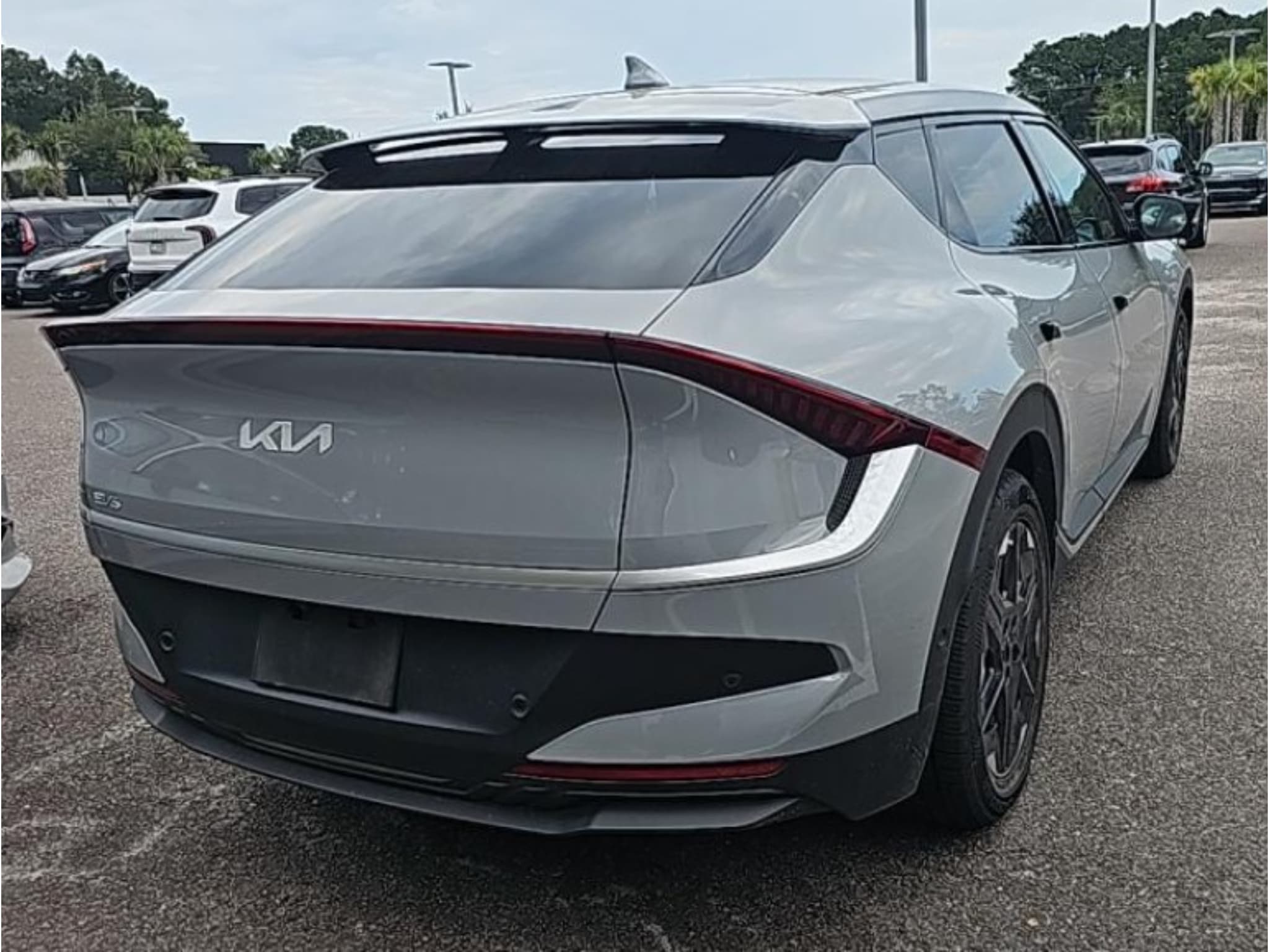 2025 Kia EV6 view 4