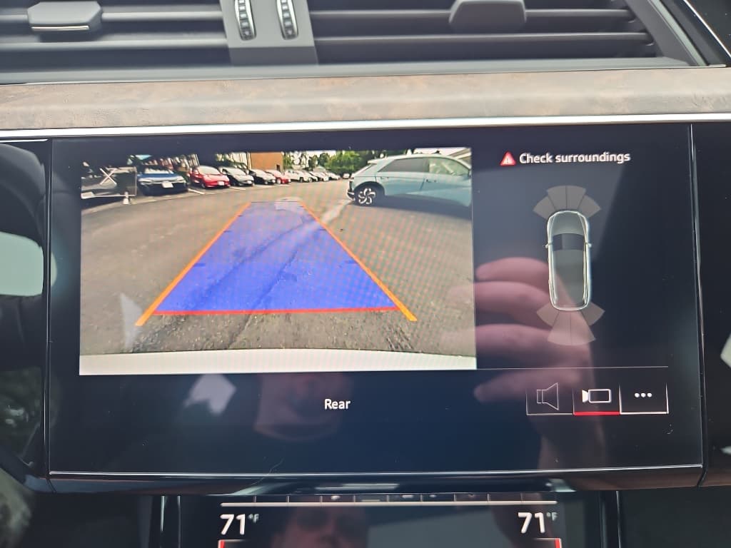 2021 Audi e-tron view 13