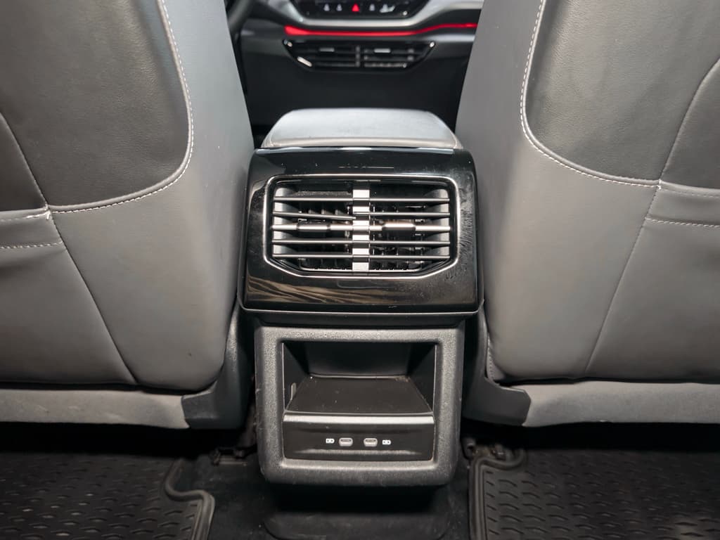 2023 Volkswagen ID.4 view 21