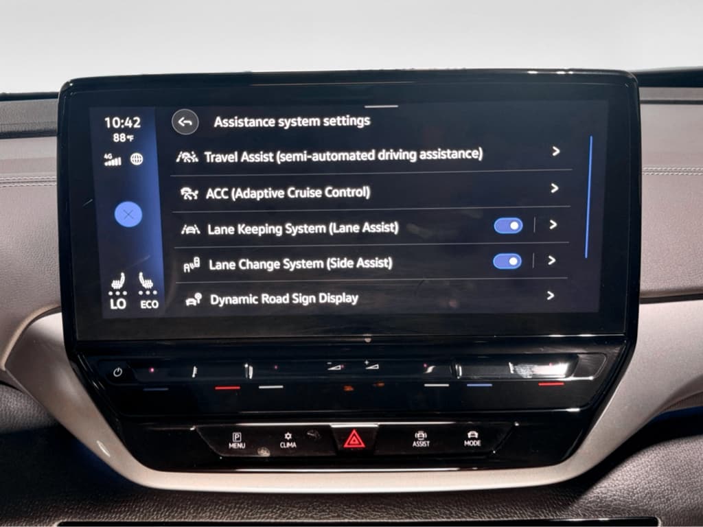 2023 Volkswagen ID.4 view 13
